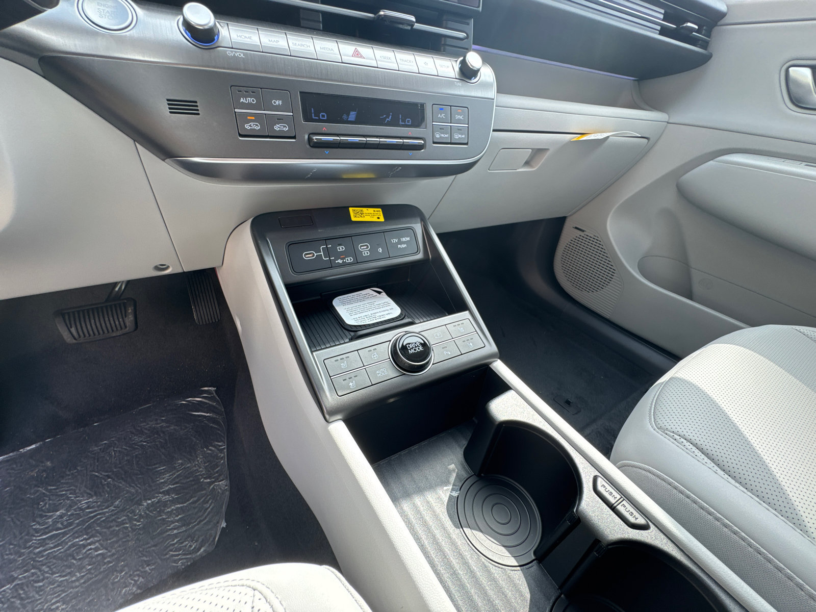New 2027 Hyundai Kona Limited FWD image 31