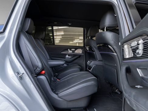 Used 2024 Mercedes-Benz GLS 580 4MATIC image 24