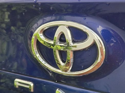 Used 2018 Toyota Camry LE FWD image 10