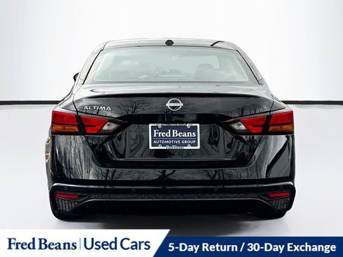Used 2025 Nissan Altima 2.5 SV FWD image 6