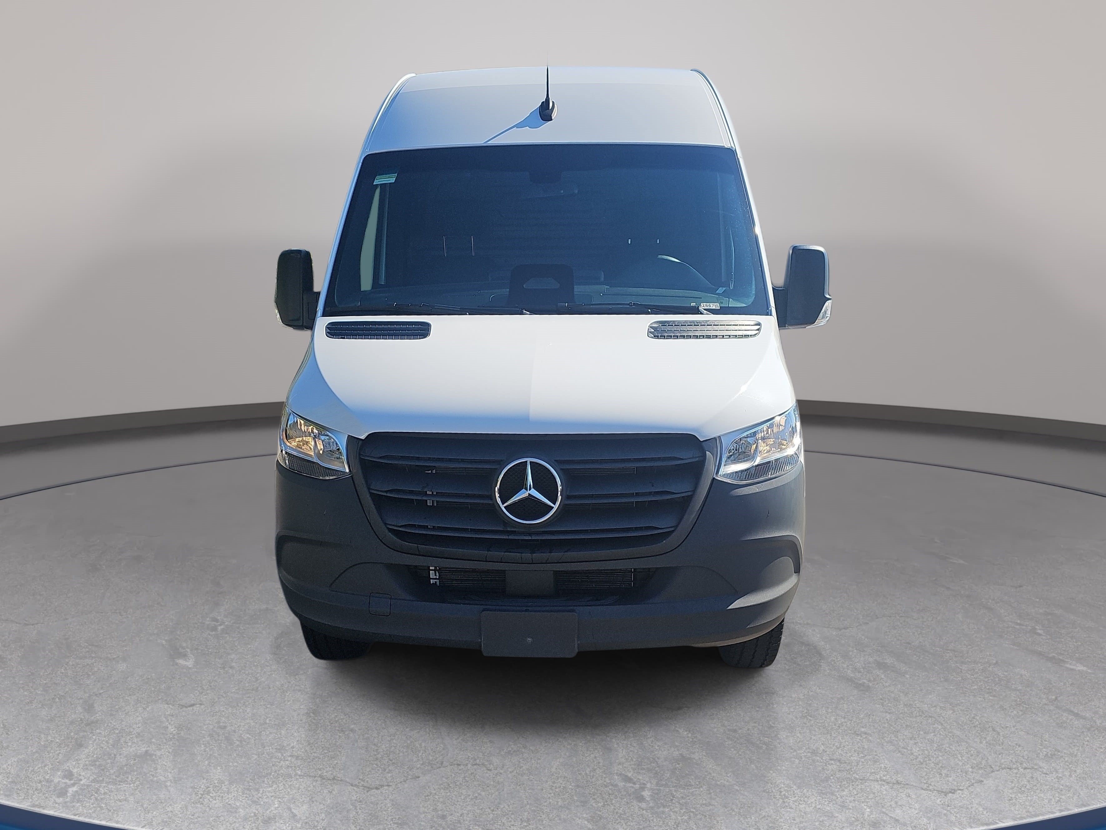 Used 2025 Mercedes-Benz Sprinter 3500 image 2