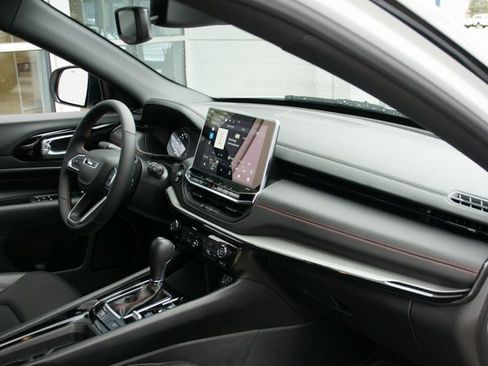 Used 2025 Jeep Compass Trailhawk image 36