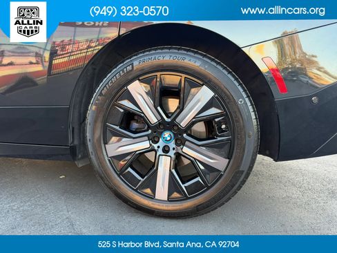 Used 2024 BMW iX xDrive50 w/ Premium Package AWD/4WD image 18