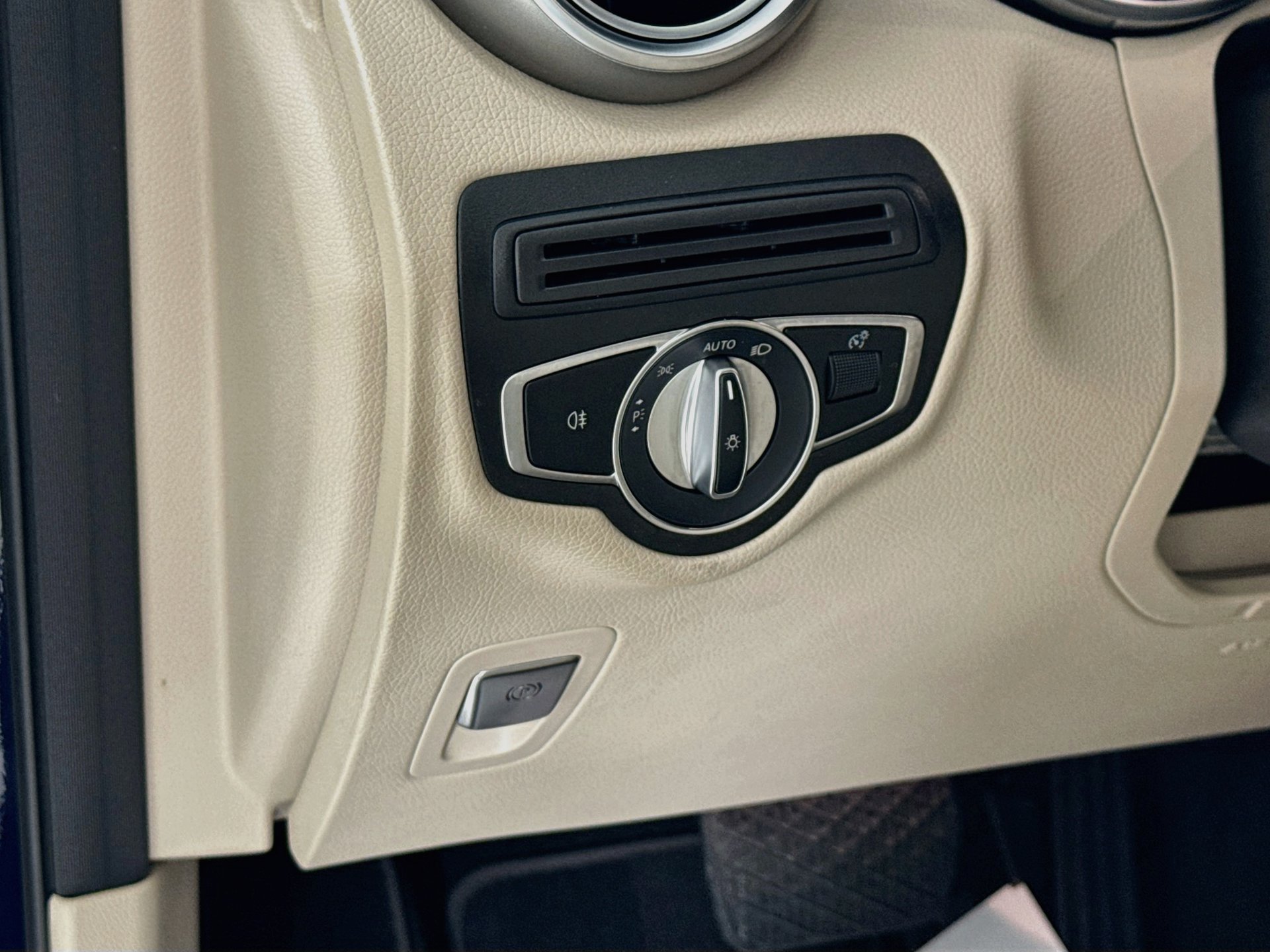 Certified 2021 Mercedes-Benz GLC 300 image 11