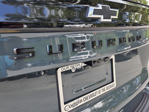 Used 2026 Chevrolet Suburban Z71 AWD/4WD image 33