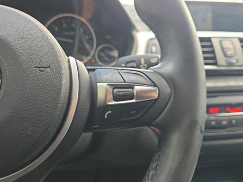 Used 2015 BMW 320i Sedan RWD image 23