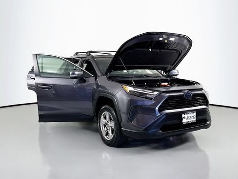 Used 2024 Toyota RAV4 LE AWD/4WD image 17