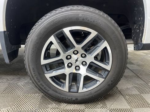 Used 2019 Chevrolet Silverado 1500 LT Trail Boss AWD/4WD image 29
