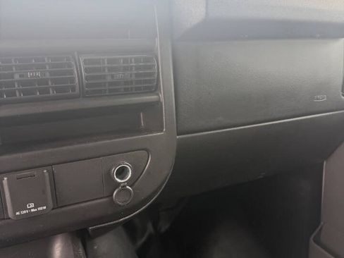 Used 2015 Chevrolet Express 2500 RWD image 13