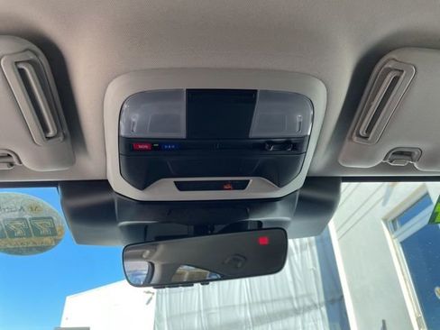 Used 2024 Subaru Crosstrek 2.5i Limited image 17