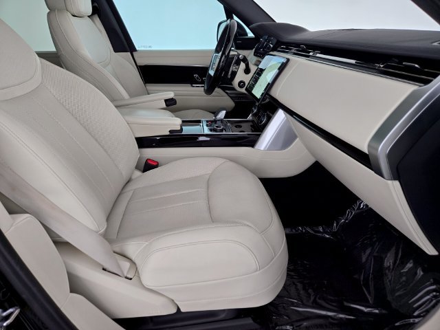 Used 2023 Land Rover Range Rover SE AWD/4WD image 3