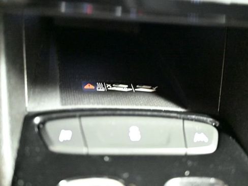 Used 2022 Chevrolet Bolt EUV LT w/ Comfort Package image 28