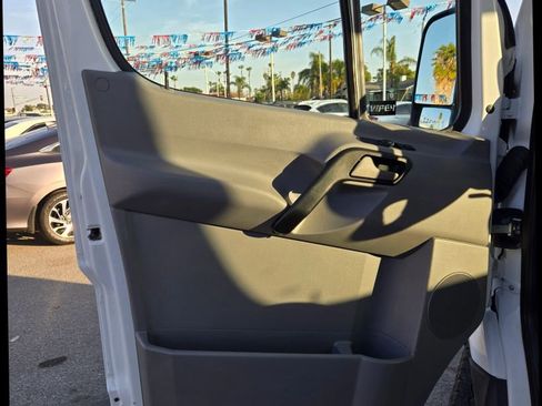 Used 2010 Mercedes-Benz Sprinter 3500 image 6