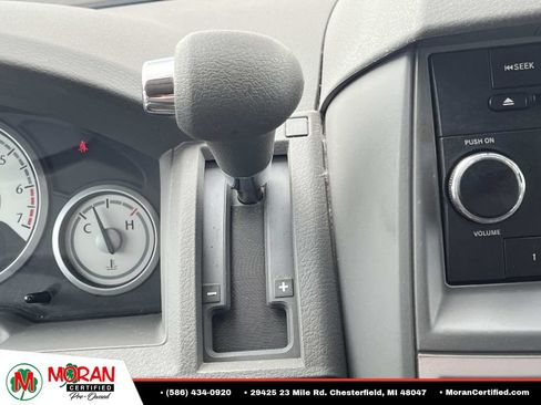 Used 2009 Chrysler Town & Country LX FWD image 22