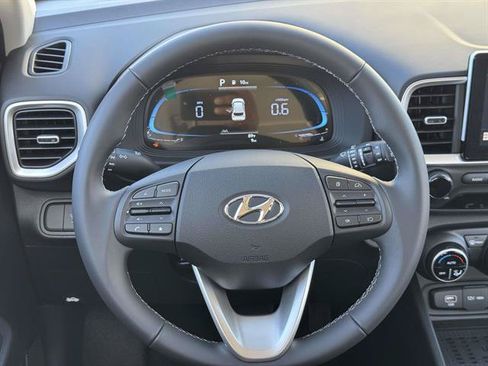 Used 2026 Hyundai Venue SEL FWD image 9