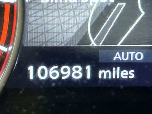 Used 2023 Nissan Rogue SV image 11