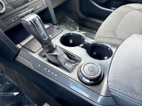 Used 2017 Ford Explorer XLT image 15