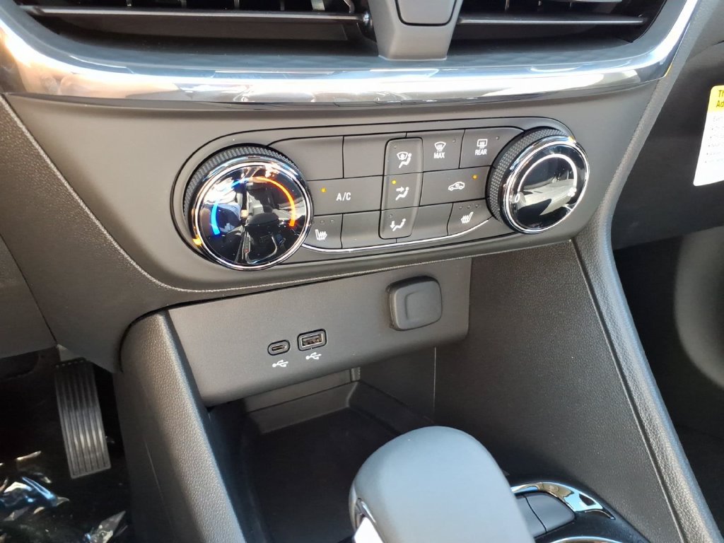New 2026 Buick Encore GX Preferred w/ Comfort Package FWD image 18