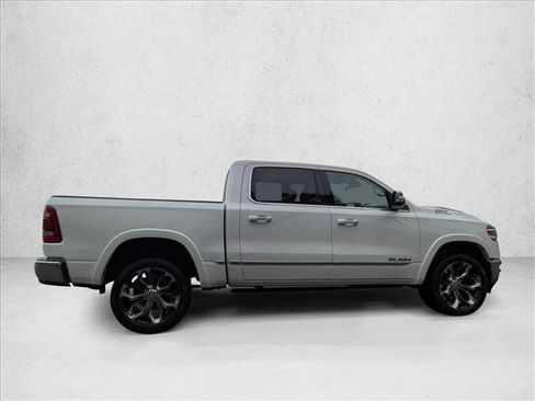Used 2022 RAM 1500 Limited AWD/4WD image 4