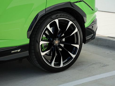 Used 2024 Lamborghini Urus S AWD/4WD image 35