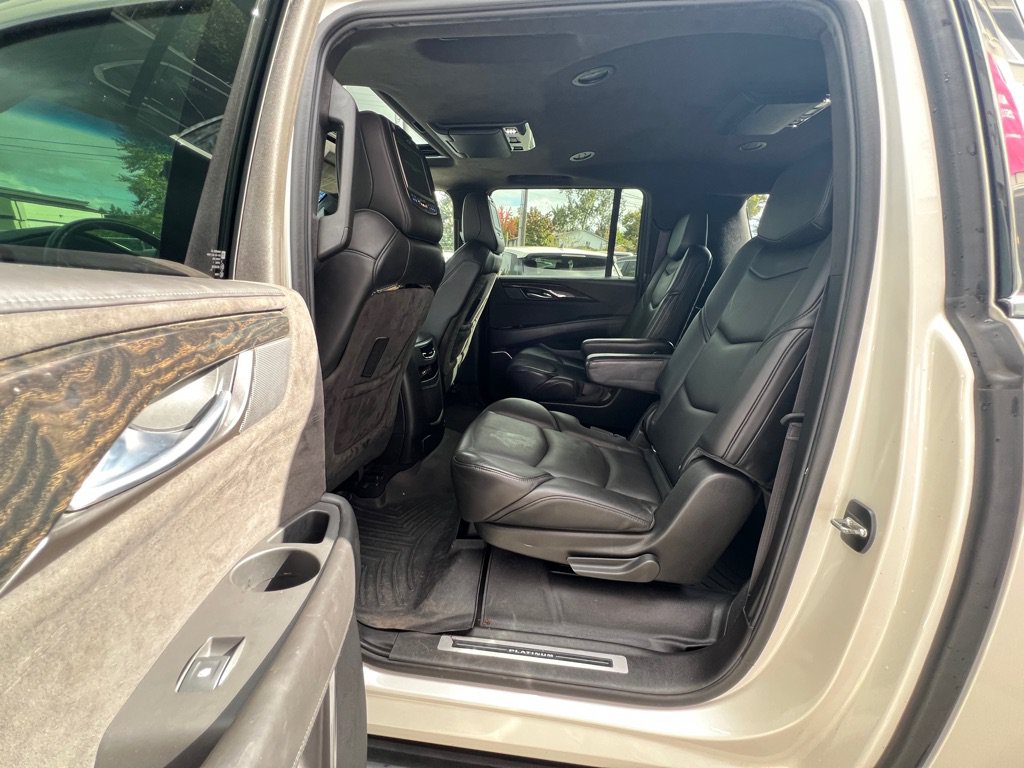 Used 2015 Cadillac Escalade ESV Platinum AWD/4WD image 13