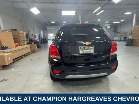 Used 2020 Chevrolet Trax LT w/ LT Convenience Package FWD image 9