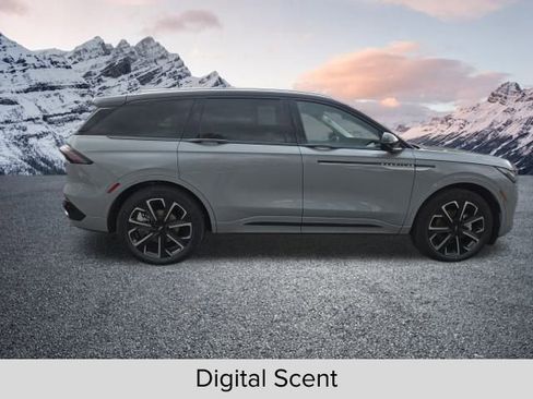 New 2026 Lincoln Nautilus Reserve image 8