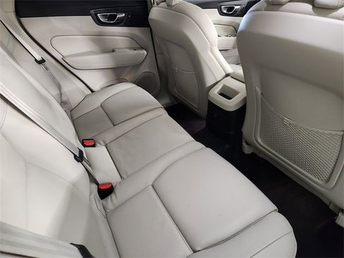 Used 2025 Volvo XC60 T8 Plus w/ Protection Package Premier image 32