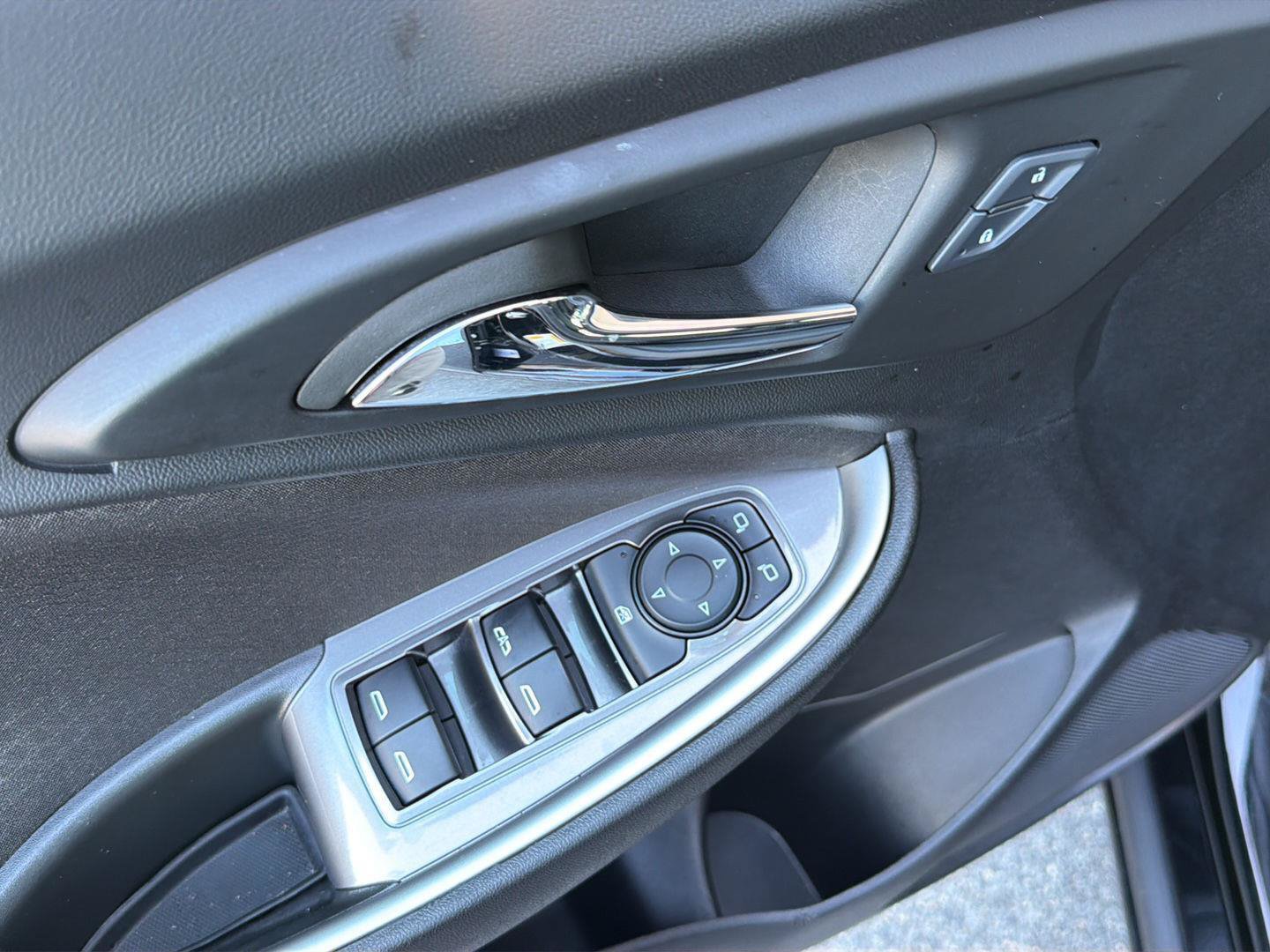 Used 2025 Chevrolet Malibu LT FWD image 31