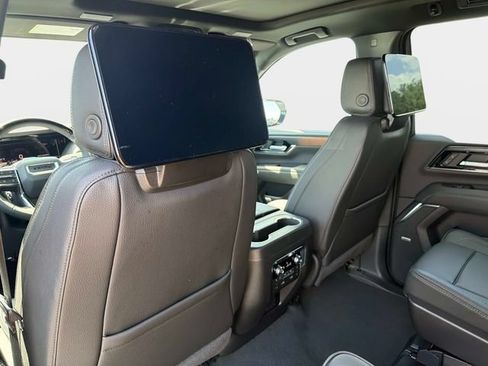 New 2026 GMC Yukon XL Denali w/ Denali Reserve Package AWD/4WD image 13