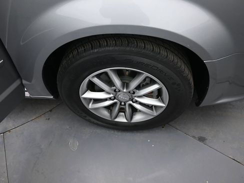 Used 2016 Dodge Grand Caravan SE image 36