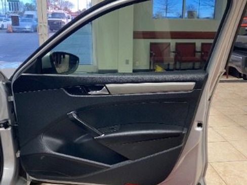 Used 2020 Volkswagen Passat 2.0T S image 13