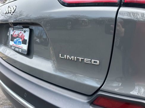 Used 2021 Jeep Cherokee Limited w/ Elite Package image 7