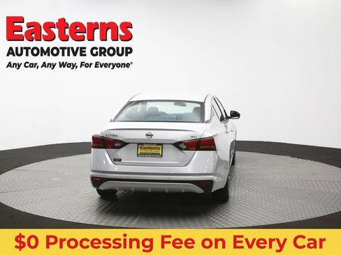 Used 2022 Nissan Altima 2.5 SV FWD image 38