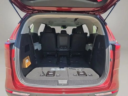 Used 2023 Kia Carnival LX w/ Paint Protection Package FWD image 47