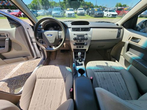 Used 2011 Ford Focus SE w/ 201A Rapid Spec Order Code FWD image 11