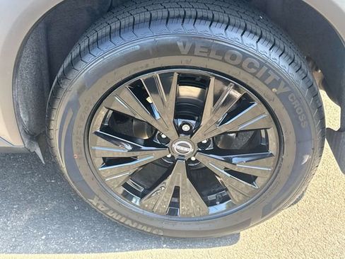 Certified 2023 Nissan Rogue SV w/ SV Premium B Package AWD/4WD image 34