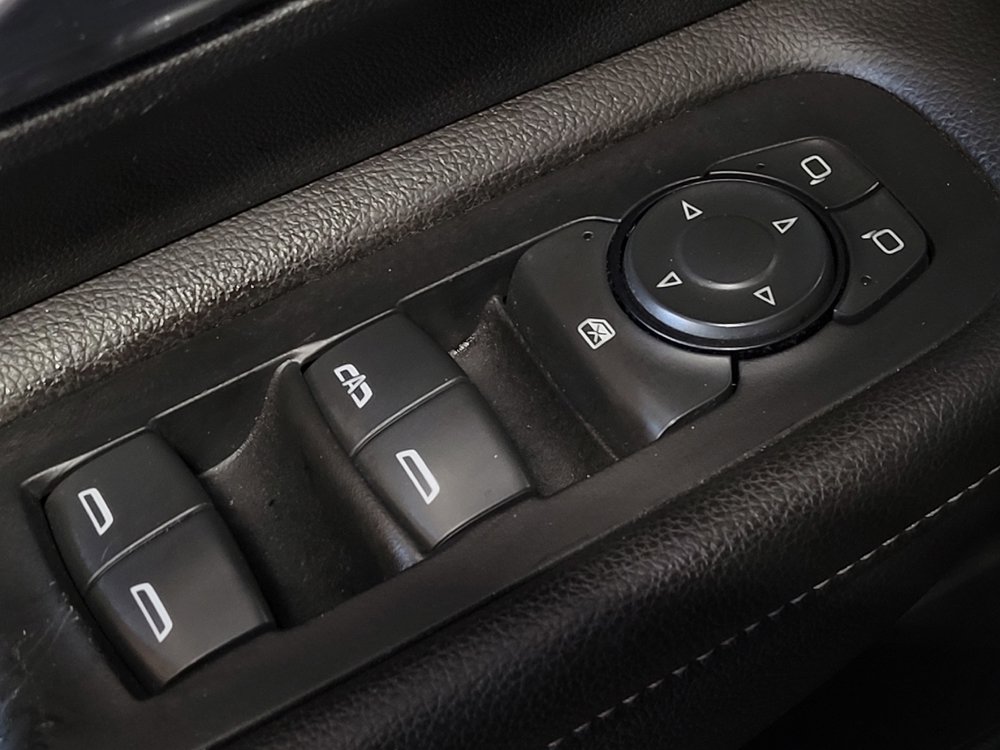 Used 2023 GMC Terrain SLE w/ Driver Convenience Package FWD image 27