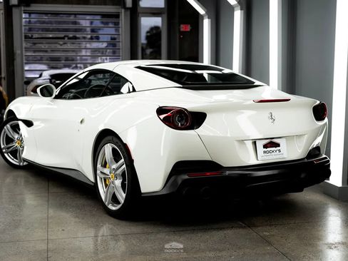 Used 2020 Ferrari Portofino RWD image 29