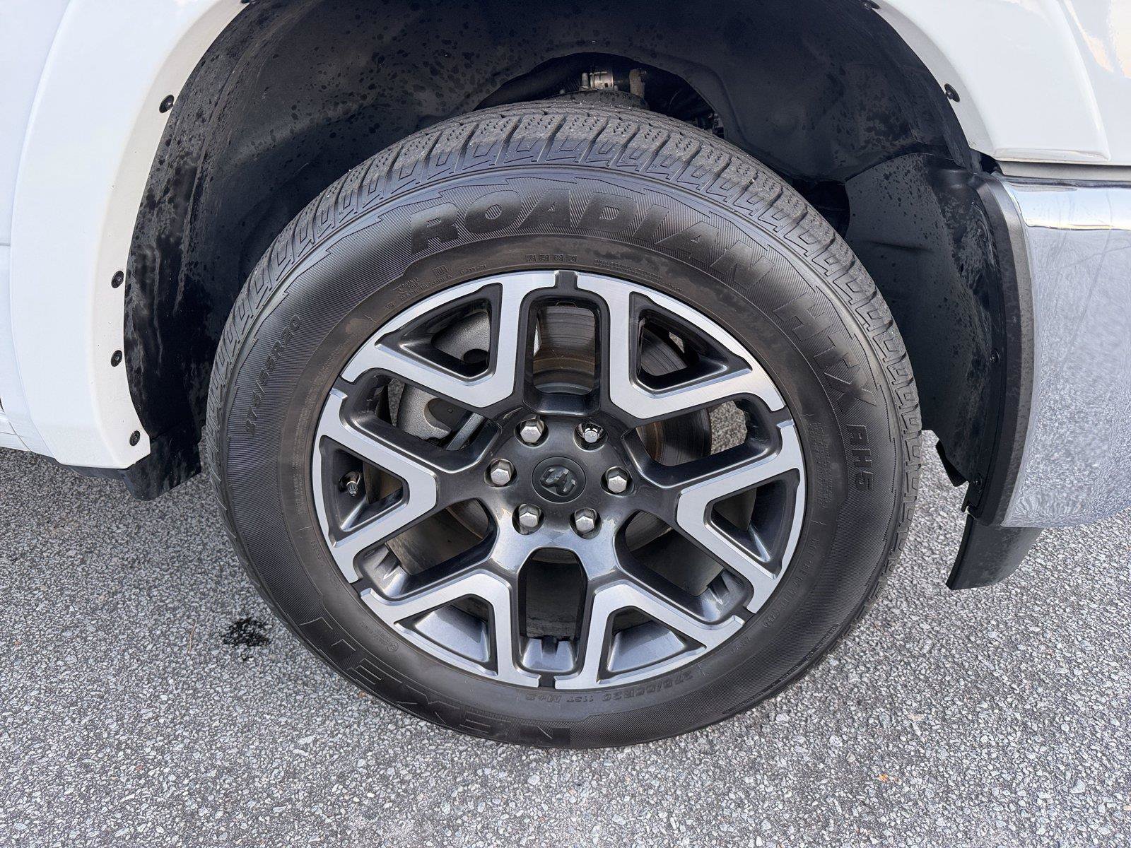 Used 2026 RAM 1500 Laramie AWD/4WD image 11