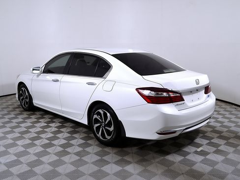 Used 2017 Honda Accord EX-L image 9