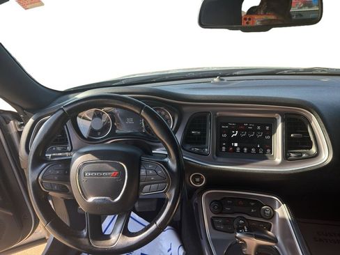 Used 2021 Dodge Challenger SXT AWD/4WD image 8