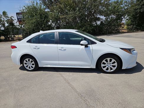 Used 2024 Toyota Corolla LE FWD image 9