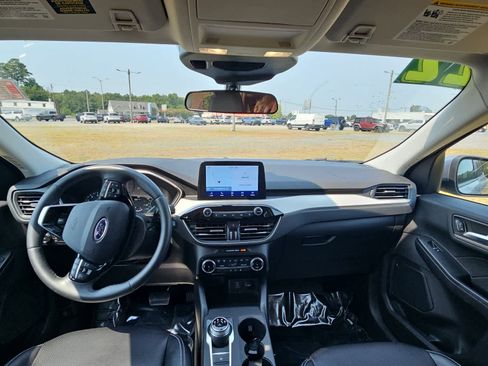 Used 2022 Ford Escape SEL image 8