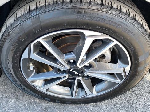 Used 2023 Kia Forte LXS w/ LXS Technology Package image 27