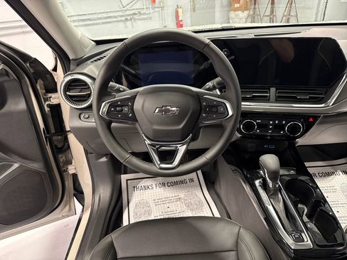 New 2026 Chevrolet Trax ACTIV w/ Sunroof Package FWD image 7