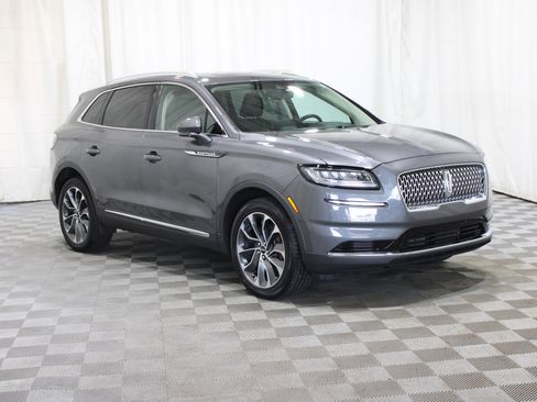 Used 2023 Lincoln Nautilus Reserve image 1