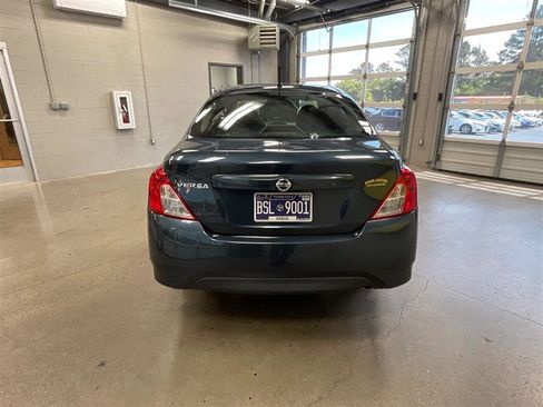 Used 2017 Nissan Versa S FWD image 4