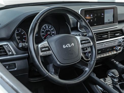 Used 2022 Kia Telluride S AWD/4WD image 16