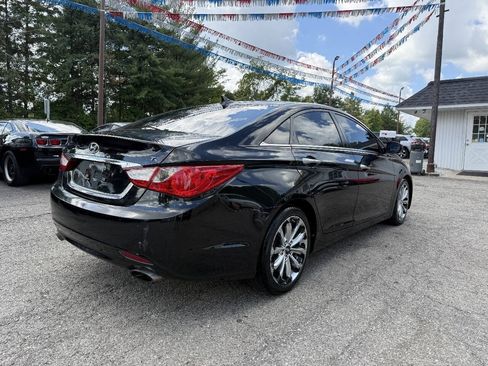 Used 2011 Hyundai Sonata SE w/ Navigation & Sunroof Pkg 4 FWD image 3